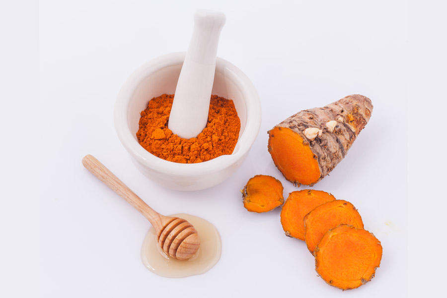 make turmeric paste for natural wound care 